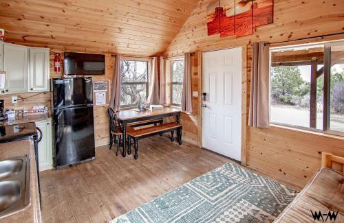 Monticello House | Fully-Furnished Cabin Rental with Beautiful Mountain Views Near Moab, Utah