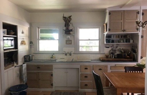 Petaluma House | Fully Furnished Craftsman Bungalow on a Large Private Lot