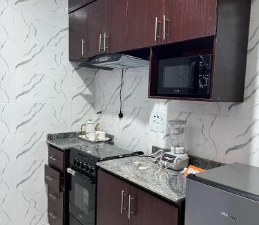 Owerri Apartment | FULLY FURNISHED DAILY FLAT RENTALS AND APARTMENT RENTAL AT IPAM SELF SERVICE 2BEDROOM And 1 BED APARTMENT IN NEW OWERRI IMO STATE, WITH FREE SHUTLE PICK UP WITHIN OWERRI, kitchen and all living amenities included a home away from home, better than a hotel