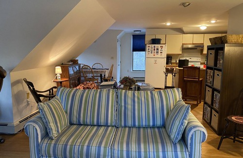 Falmouth Apartment | Fully Furnished Executive/Garden Apartment In Falmouth, Maine