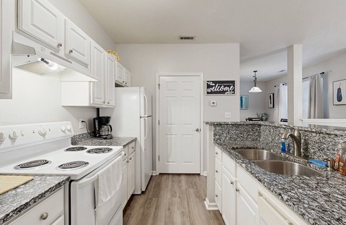 Seaside Farms Condo | Fully-furnished first-floor condo with pool & private washer/dryer- dog-friendly