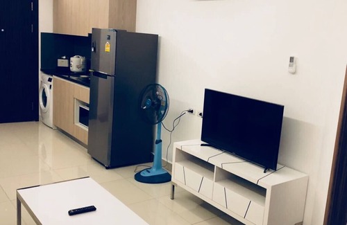 Nong Prue Condo | Fully Furnished Full Pool View 1 BHK Apartment.