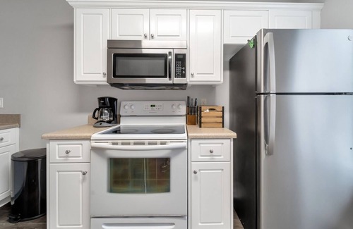 Martinez House | Fully Furnished Gated Townhouse - 1016 Micah Tr