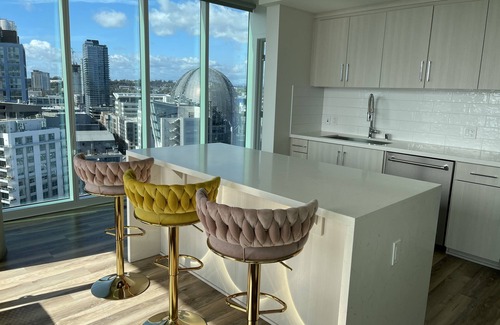 East Village House | Fully furnished high-rise with the most breathtaking views of San Diego & Petco