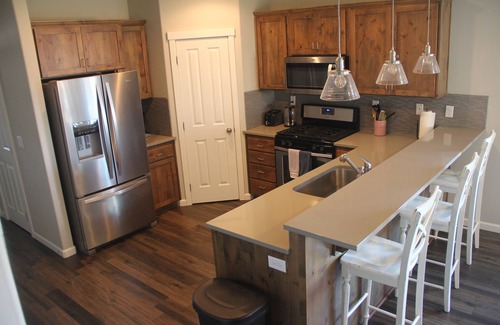 Redmond House | Fully furnished home in nice neighborhood