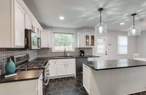 Nashville-Davidson House | Fully Furnished home on 3/4 of an acre .Centrally located to Nashville and the airport