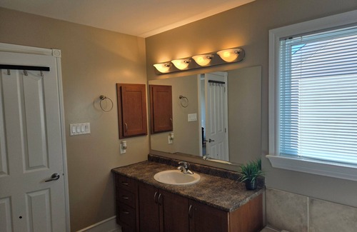 Ottawa Division House | Fully furnished house in Ottawa's Barrhaven Neighbourhood. Pool table
