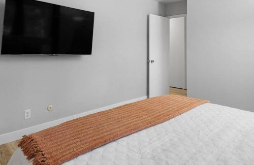 South San Mateo Apartment | Fully Furnished King Bed 1B1B by Tech Giants & Stanford Near SFO