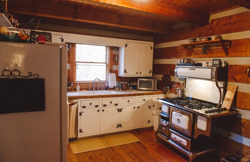 Apex Cabin | Fully furnished log cabin, family and pet friendly.
