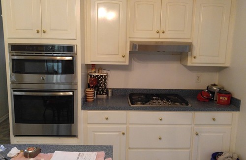 Titus House | Fully furnished-monthly 1-6 months - incl.electric,gas,garbage,dish,internet