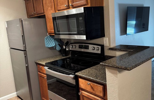 Las Colinas Horizontal Condo | Fully furnished next to Greenbelt and close to Olde Towne & Fashion Square.
