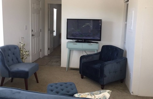 Yuma House | Fully Furnished One Bedroom Home with AC, Kitchen, inside Laundry