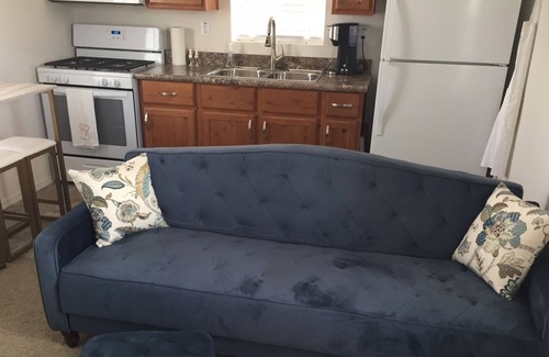 Yuma House | Fully Furnished One Bedroom Home with AC, Kitchen, inside Laundry