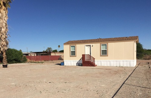Yuma House | Fully Furnished One Bedroom Home with AC, Kitchen, inside Laundry