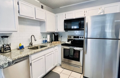 Far North Dallas Condo | Fully furnished, professional apartment, like home!