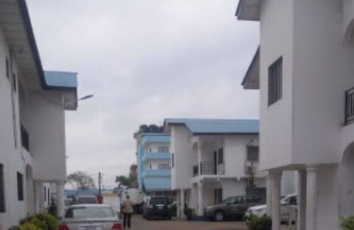 Monrovia House | Fully Furnished & Serviced 1Bed apartment Thirteen