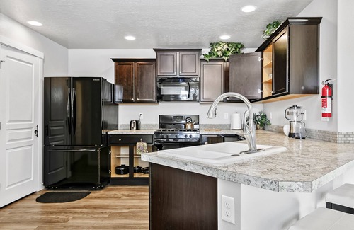 Meridian House | Fully furnished, Short term 3bed/2.5bath