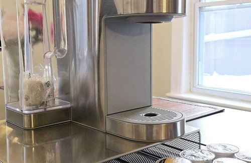Glebe House | Fully Furnished Stylish and Spacious Retreat in the Glebe, Ottawa, with Parking