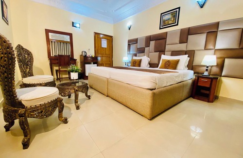 D.H.A. Hotel | Fully Furnished Superior King/Twin with Complete Amenities.