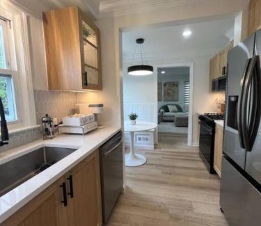Drayton Plains Apartment | Fully Furnished Upscale Family Home 5B 3Ba