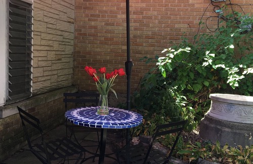 Western Springs House | Fully furnished long term rental home Western Springs