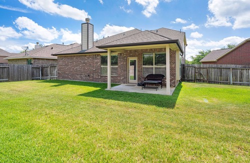 Cypress House | Fully-Furnished, Well Maintained Fairfield Home. Relax in Cypress, TX