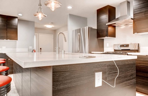 Las Vegas House | Fully licensed pool home w/outdoor kitchen.