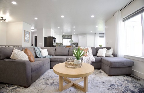 Smithfield House | Fully Loaded Family Oasis!