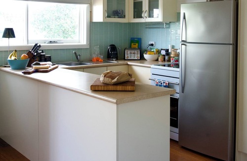 Powlett River House | Fully private Sunderland Bay Beach Shack meters from the surf and nature walks.