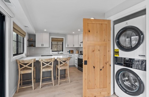 Fontana Apartment | Fully remodeled Lake Retreat-Walking distance to Lake Geneva includes boat slip!