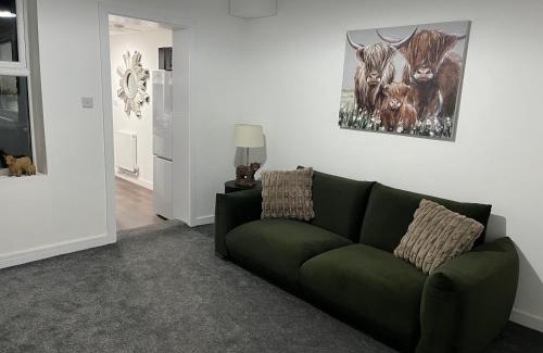 Rugby Apartment | Fully Refurbished 3 Bed Terraced House with Ensuite Central Rugby