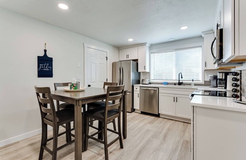 Central Oregon House | Fully Remodeled 2 Bedroom Home! Fantastic Central Location!