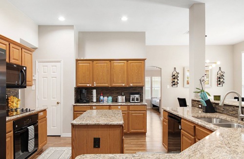 South Arlington House | Fully Remodeled 3 bedroom 2 Bath Home