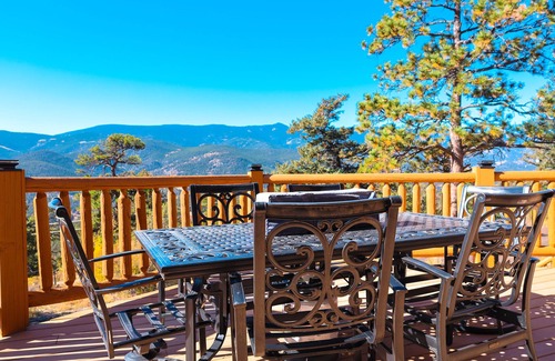 Bailey Cabin | Fully Remodeled Cabin with breathtaking views