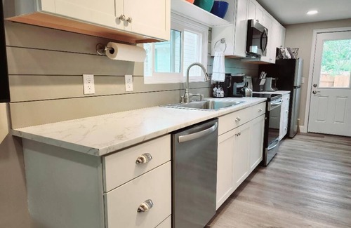 Amazon House | Fully Remodeled South Eugene Cottage - 1/2 mile from U of O