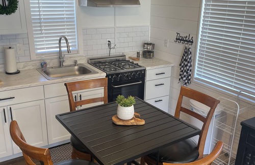 St. Helen Cabin | Fully renovated cabin with new furnishings and appliances.