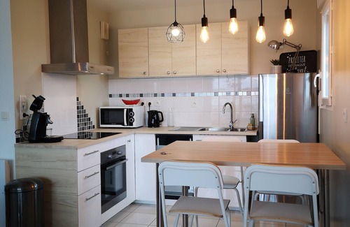 Villenave-d'Ornon Apartment | Fully renovated, modern and elegant T2 Fully equipped Quiet location Free parking