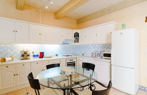 Lespignan House | Fully renovated 19th century French house w/private pool, AC & inner courtyard