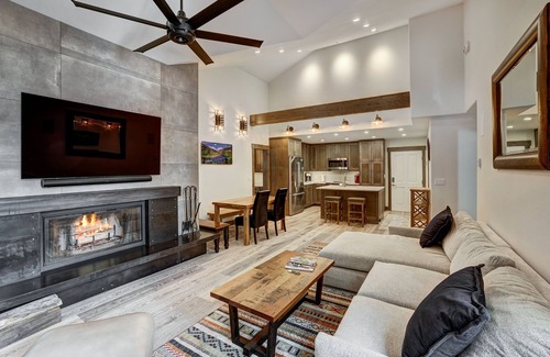 Edwards Condo | Fully Renovated 2 Bedroom in Arrowhead Village! by RedAwning