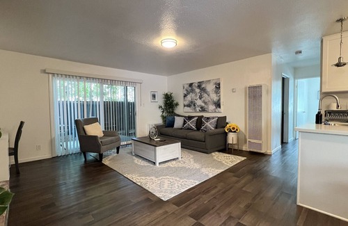 Lafayette Apartment | Fully renovated 2B/1b in Downtown