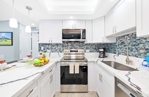 Waikiki Condo | Fully Renovated 2BR/2BA Near Waikiki Beach+Parking