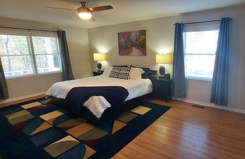 Fairview House | Fully Renovated 3/2 Home Surrounded by Farms/Mountains 15 Min from Asheville