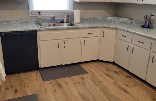 Iowa City House | Fully renovated 3-bedroom house in Iowa City. Walking distance to Kinnick & UIHC