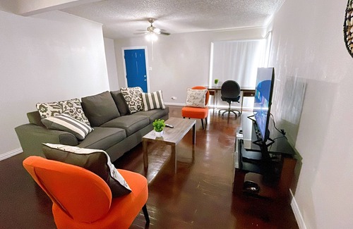 Garland House | Fully Renovated 3BR⭐️Large Backyard🌻Pets Ok🐶
