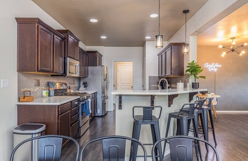 Medford House | Fully renovated 4 bedroom 3 bath house that sleeps 15. Hot tub. Garage game room