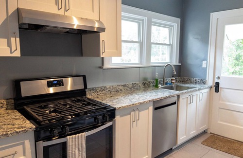 Fairfax Apartment | Fully Renovated Apartment Right Off Murray Trail, 15 Minutes to Downtown Cincy