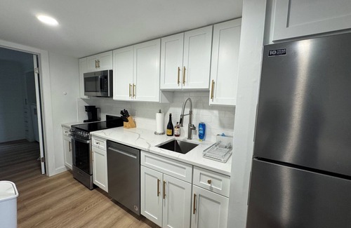 Avalon Condo | FULLY RENOVATED BEACH BLOCK condominium