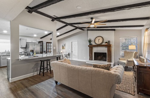 Sorrento House | Fully renovated Boho cottage with 3 bedrooms & king bed just outside of Mt Dora