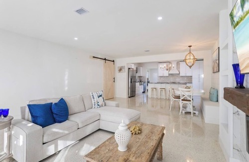 Vero Beach House | Fully Renovated Coastal Cottage