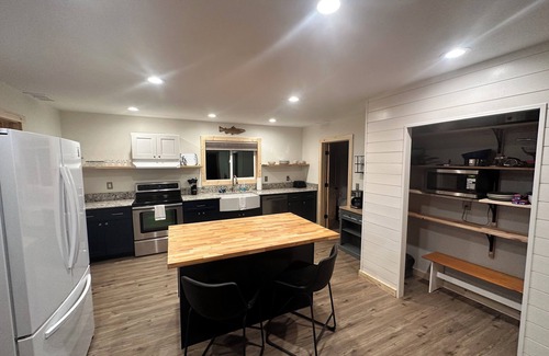 Fort Smith House | Fully Renovated Historic Home - One mile to the Bighorn River Fort Smith, MT